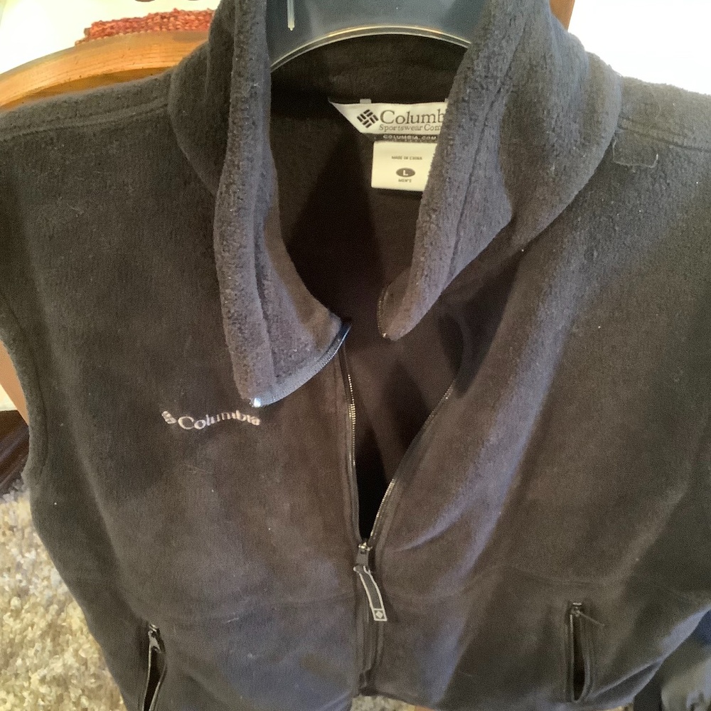 Men’s Columbia fleece vest